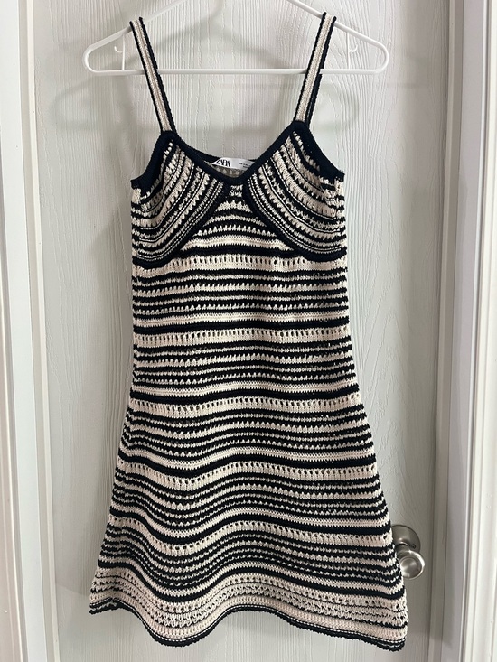 Dresses & Skirts - Zara Crochet Dress